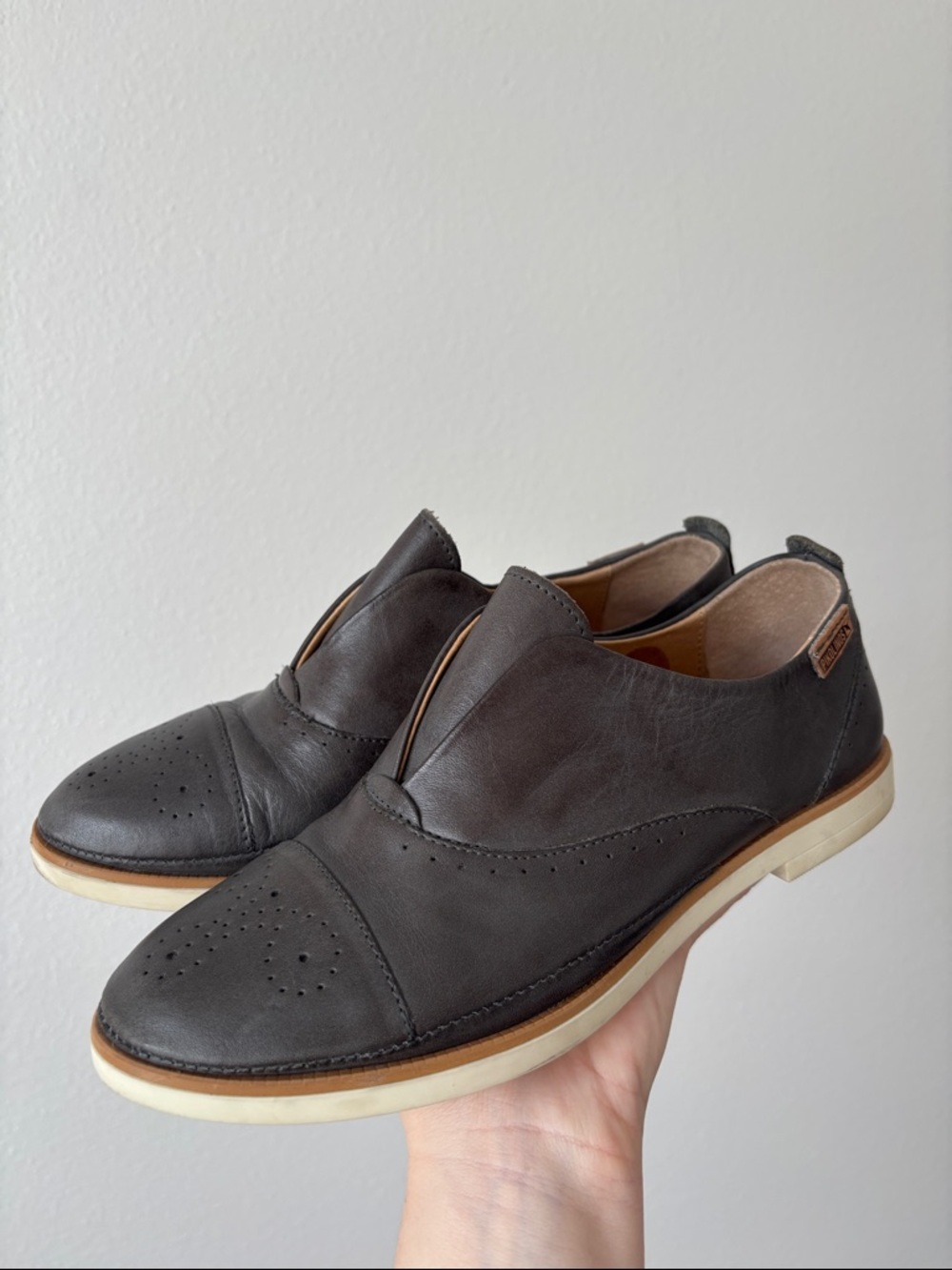 Pikolinos Womens Oxford Shoes dark gray leather perforated detail size 36